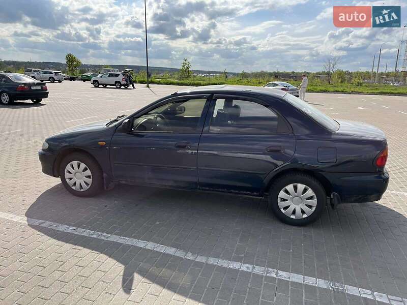Седан Mazda 323 1997 в Виннице