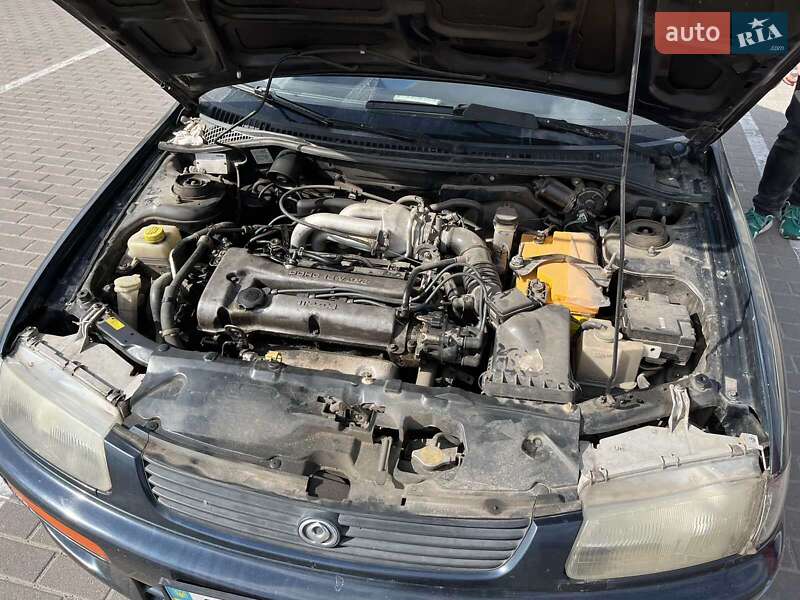 Седан Mazda 323 1997 в Виннице