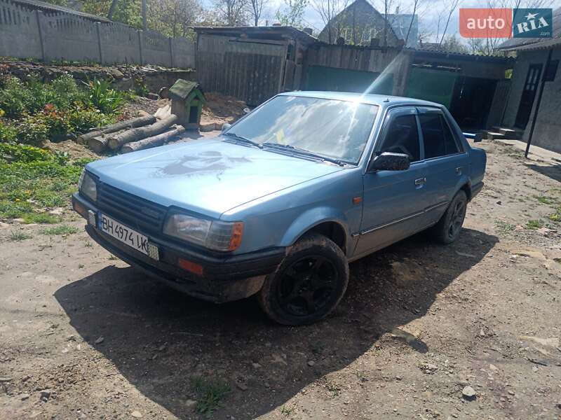 Mazda 323 1987