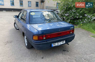 Седан Mazda 323 1990 в Днепре