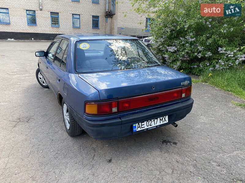 Седан Mazda 323 1990 в Днепре