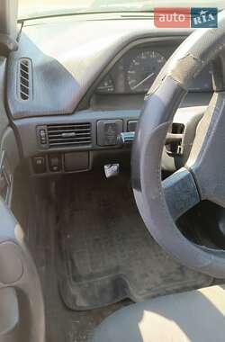 Седан Mazda 323 1993 в Киеве