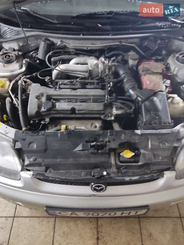 Хэтчбек Mazda 323 1998 в Киеве