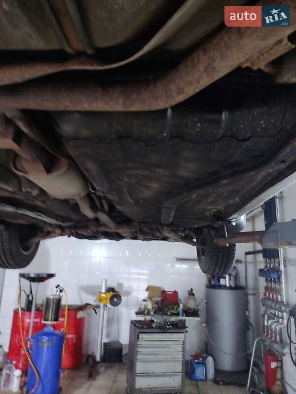 Хэтчбек Mazda 323 1998 в Киеве