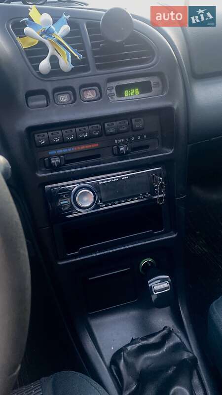 Хэтчбек Mazda 323 1995 в Ивано-Франковске