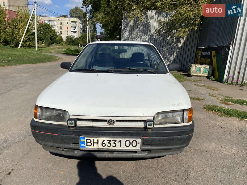Седан Mazda 323 1992 в Олександрії
