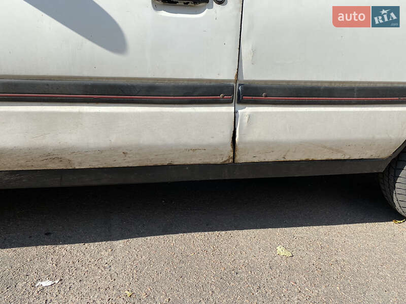 Седан Mazda 323 1992 в Олександрії