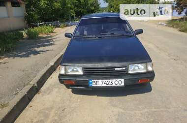 Седан Mazda 323 1986 в Новой Одессе