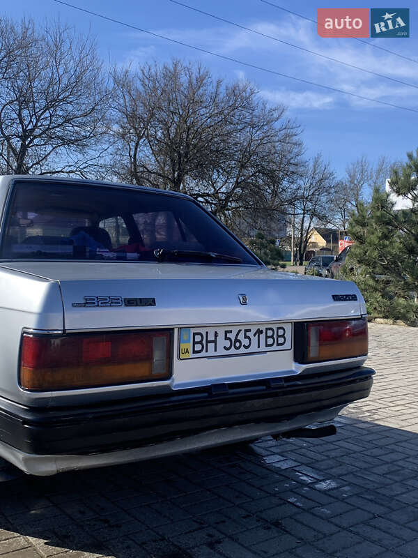 Седан Mazda 323 1987 в Краматорске