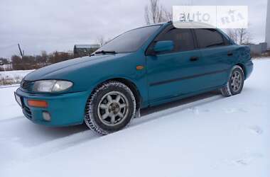 Седан Mazda 323 1996 в 