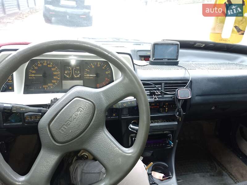 Хэтчбек Mazda 323 1987 в Ровно