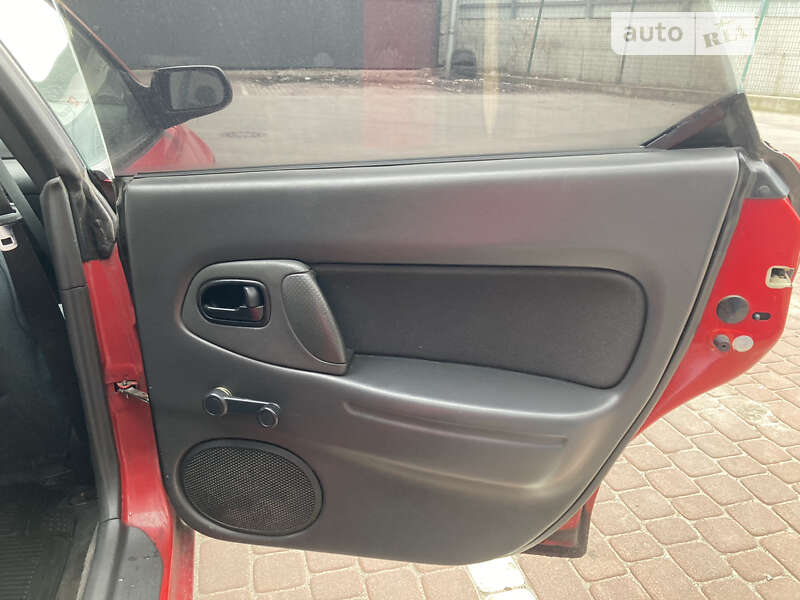 Хэтчбек Mazda 323 1995 в Березане