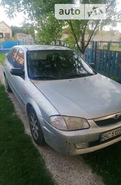 Хэтчбек Mazda 323 2000 в Жовкве