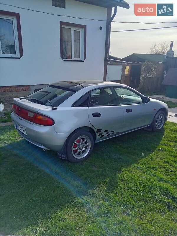 Седан Mazda 323 1996 в Львові