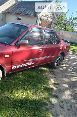 Седан Mazda 323 1990 в Черновцах