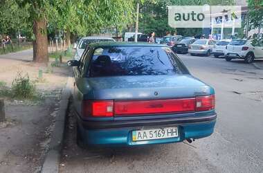 Седан Mazda 323 1992 в Киеве