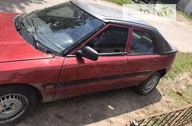 Седан Mazda 323 1993 в Чернигове