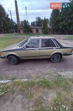 Седан Mazda 323 1981 в 