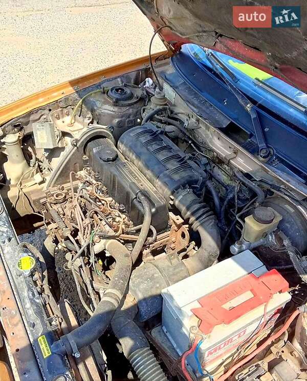 Седан Mazda 323 1993 в Роздільній
