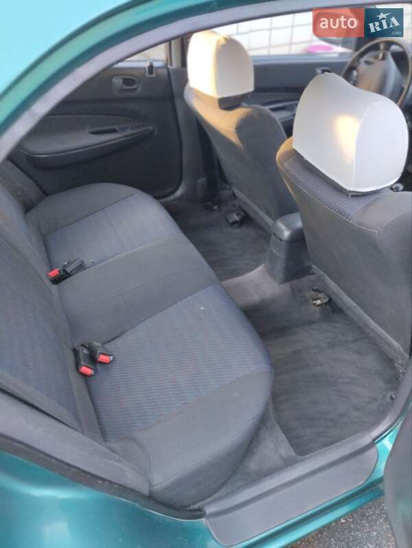 Седан Mazda 323 1996 в Калиновке