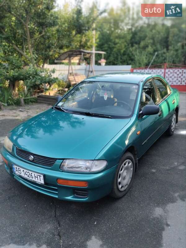 Седан Mazda 323 1996 в Калиновке