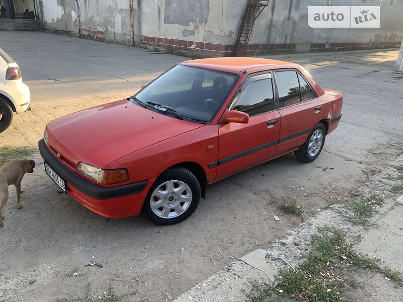 Седан Mazda 323 1993 в Одесі