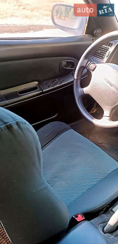 Седан Mazda 323 1997 в Южноукраинске