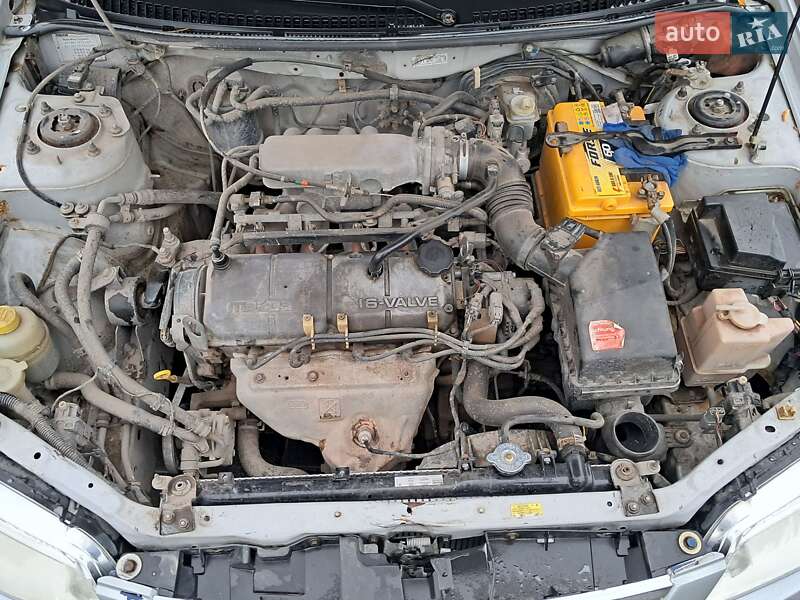 Mazda 323 2001