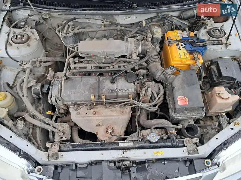 Mazda 323 2001
