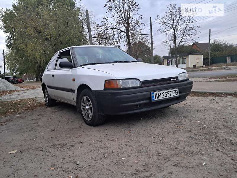 Хетчбек Mazda 323 1989 в Житомирі