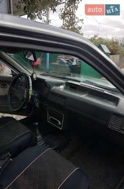 Хэтчбек Mazda 323 1988 в Каменец-Подольском