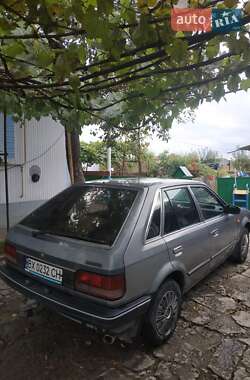 Хэтчбек Mazda 323 1988 в Каменец-Подольском
