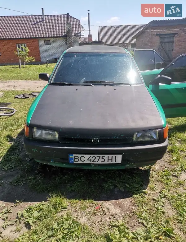 Седан Mazda 323 1993 в 