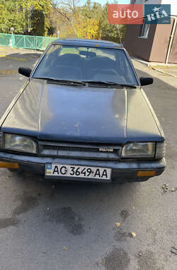 Седан Mazda 323 1987 в Луцьку