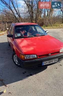 Седан Mazda 323 1992 в Баранівці