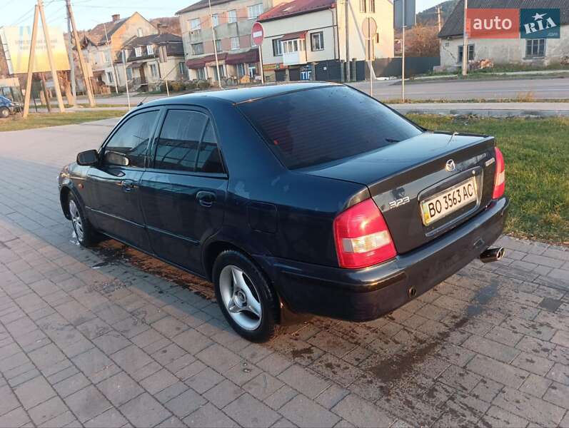 Седан Mazda 323 1998 в Бережанах