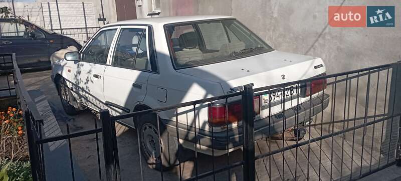 Седан Mazda 323 1987 в Одесі