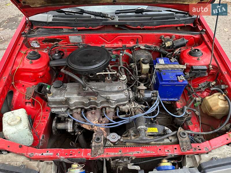 Хэтчбек Mazda 323 1988 в Одессе фото 7 Хэтчбек Mazda 323 1988 в Одессе