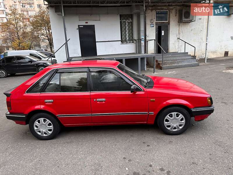Mazda 323 1988