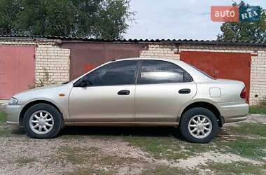 Седан Mazda 323 1998 в Херсоні