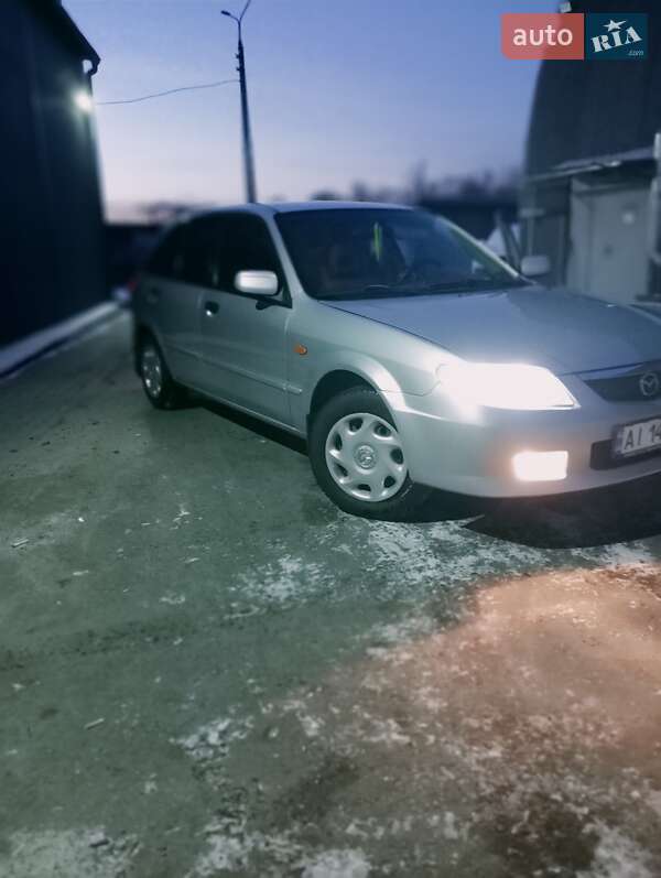 Хэтчбек Mazda 323 2001 в Киеве