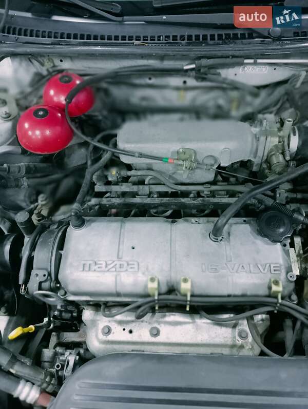 Хэтчбек Mazda 323 2001 в Киеве фото 16 Хэтчбек Mazda 323 2001 в Киеве