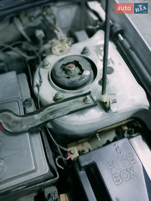 Хэтчбек Mazda 323 2001 в Киеве
