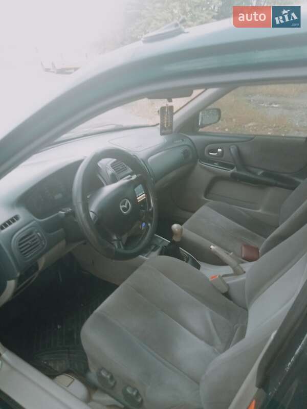 Mazda 323 2002