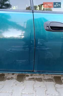 Хэтчбек Mazda 323 1996 в Киеве