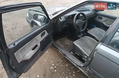 Хетчбек Mazda 323 1992 в Рівному