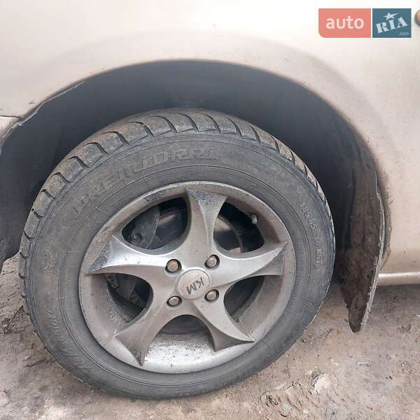 Седан Mazda 323 1997 в Софиевской Борщаговке