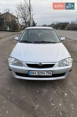 Седан Mazda 323 2000 в Овідіополі