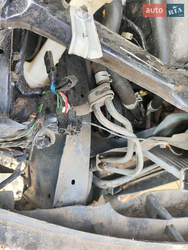 Седан Mazda 323 1996 в Запоріжжі