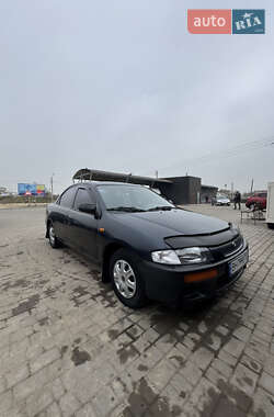 Седан Mazda 323 1997 в 